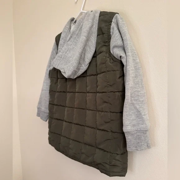 Tommy Bahama Kids Boys Quilted Jacket with Sleeves Size 2T Olive Green and Grey - Picture 8 of 10